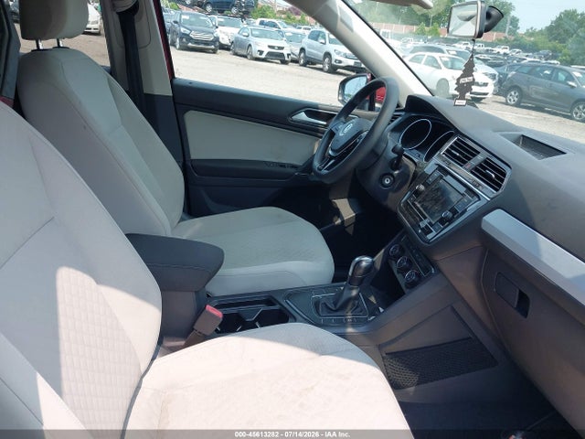 Продажа на аукционе авто 2018 Volkswagen Tiguan 2.0t S, vin: 3VV1B7AX6JM021275, номер лота: 45613282