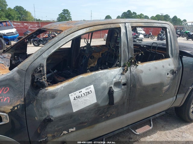 1N6AA1E59HN557383 Nissan Titan Pro-4x