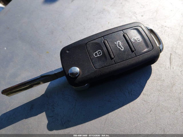 Продажа на аукционе авто 2018 Volkswagen Beetle 2.0t Coast/2.0t S, vin: 3VWFD7AT3JM706410, номер лота: 45613400