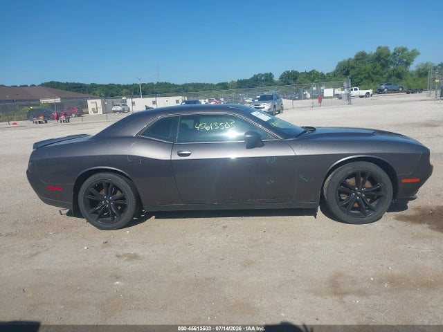 Продажа на аукционе авто 2018 Dodge Challenger Sxt Plus, vin: 2C3CDZAG2JH322237, номер лота: 45613503