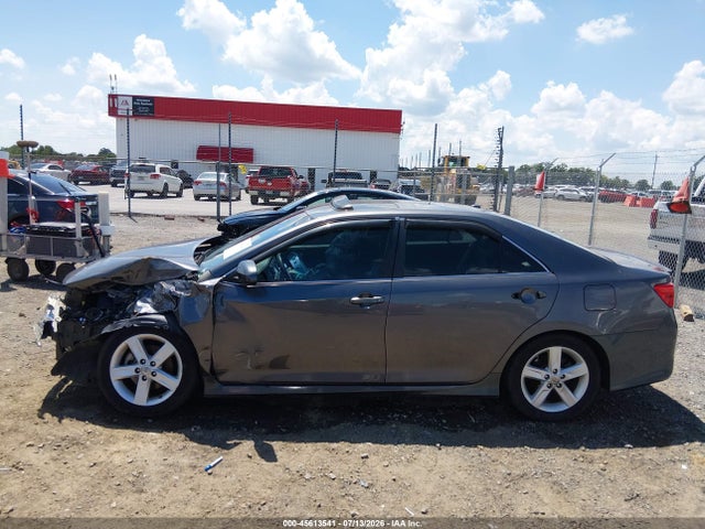 45613541 :رقم المزاد ، 4T1BF1FK7DU282458 vin ، 2013 Toyota Camry Se مزاد بيع