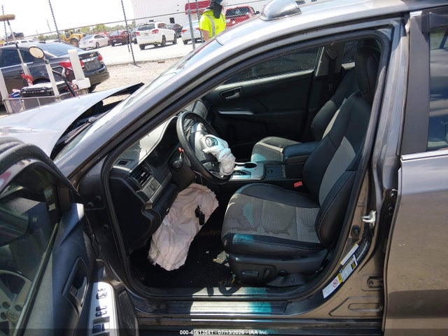 45613541 :رقم المزاد ، 4T1BF1FK7DU282458 vin ، 2013 Toyota Camry Se مزاد بيع