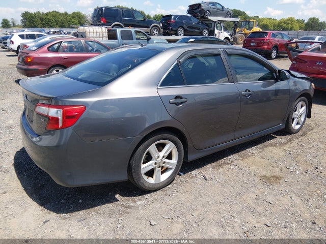 45613541 :رقم المزاد ، 4T1BF1FK7DU282458 vin ، 2013 Toyota Camry Se مزاد بيع