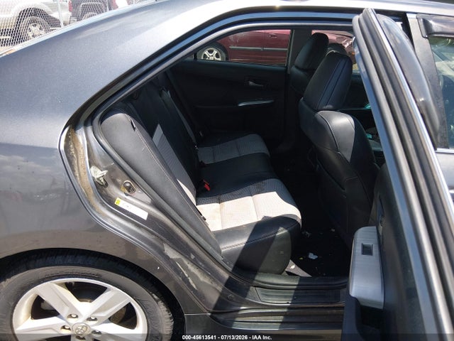 45613541 :رقم المزاد ، 4T1BF1FK7DU282458 vin ، 2013 Toyota Camry Se مزاد بيع