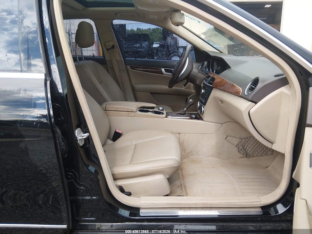 2014 Mercedes-benz C 250 Luxury მანქანა იყიდება აუქციონზე, vin: WDDGF4HBXER308196, აუქციონის ნომერი: 45613568