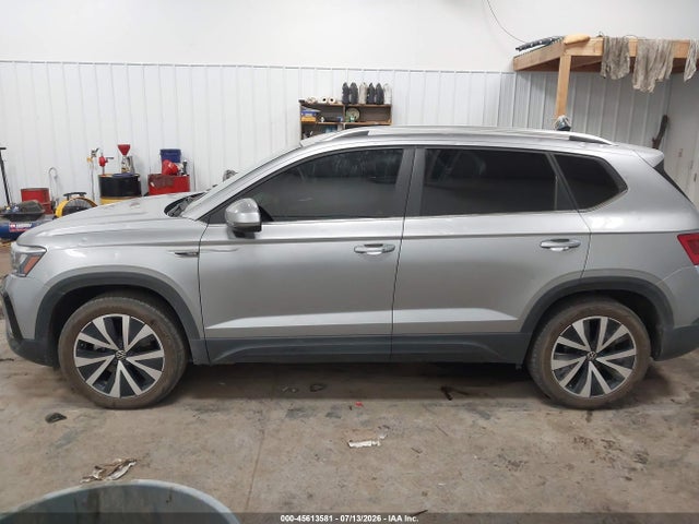 Продаж на аукціоні авто 2022 Volkswagen Taos 1.5t Se, vin: 3VVLX7B23NM083915, номер лоту: 45613581