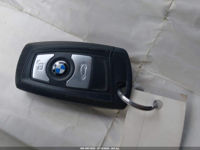 2015 Bmw 320i Xdrive მანქანა იყიდება აუქციონზე, vin: WBA3C3G51FNT52438, აუქციონის ნომერი: 45613622