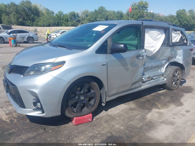 Toyota Sienna Se Premium 2020 5TDEZ3DC5LS239367 Image 2