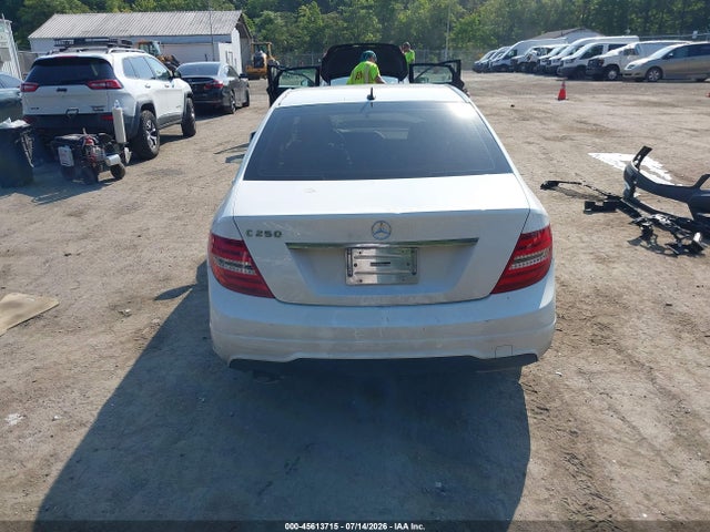Auction sale of the 2013 Mercedes-benz C 250 Sport, vin: WDDGF4HB4DR294651, lot number: 45613715