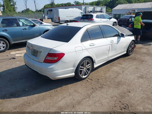 Auction sale of the 2013 Mercedes-benz C 250 Sport, vin: WDDGF4HB4DR294651, lot number: 45613715