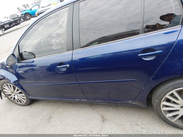 2007 Volkswagen Rabbit 4-door მანქანა იყიდება აუქციონზე, vin: WVWCS71K87W200485, აუქციონის ნომერი: 45613747
