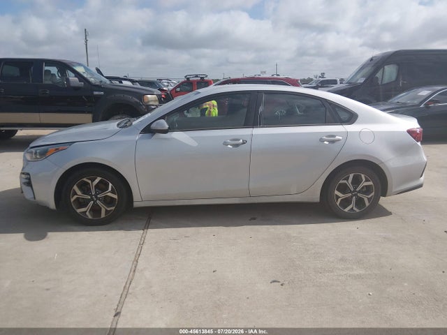 Aukcja sprzedaży 2021 Kia Forte Lxs, vin: 3KPF24AD8ME364564, numer aukcji: 45613845