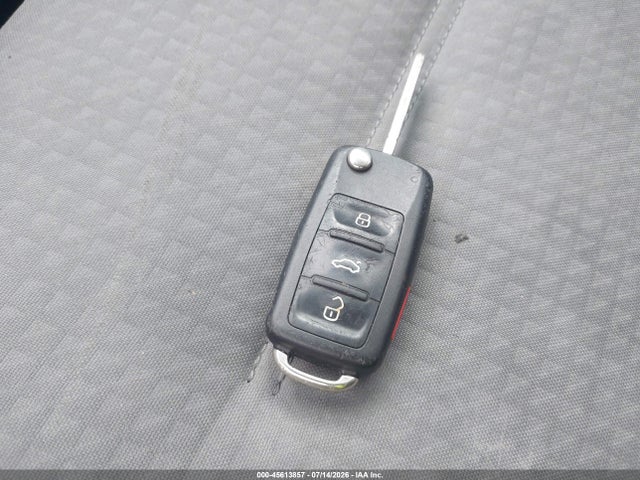 3VW2B7AJ4HM404377 Volkswagen Jetta 1.4t S