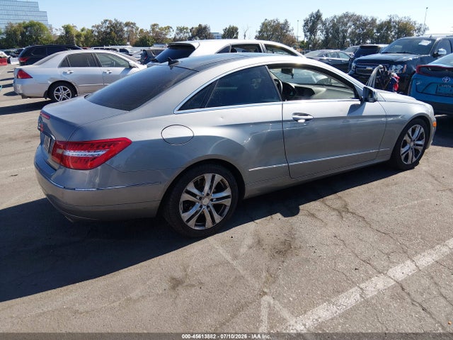 Продажа на аукционе авто 2011 Mercedes-benz E 350, vin: WDDKJ5GB8BF062486, номер лота: 45613882