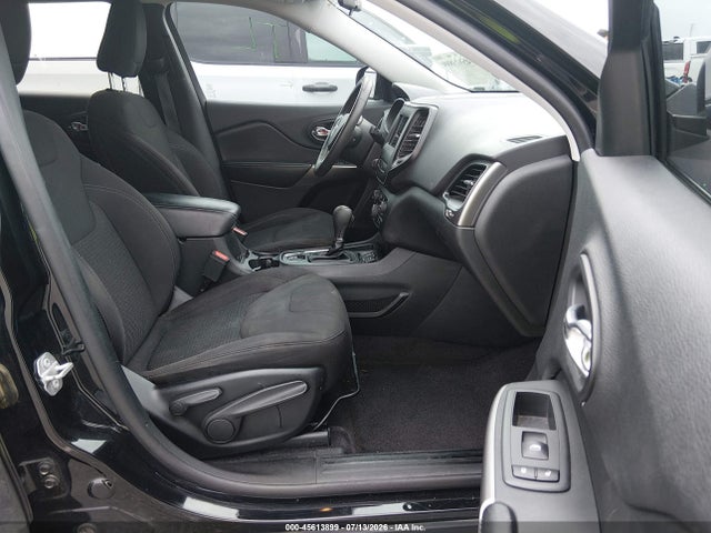 Продажа на аукционе авто 2019 Jeep Cherokee Latitude Fwd, vin: 1C4PJLCX6KD120242, номер лота: 45613899