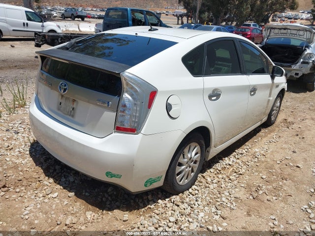 Toyota PRIUS PLUG-IN 2014 JTDKN3DP9E3056818 Image 4