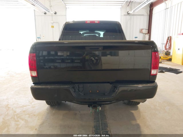 Продаж на аукціоні авто 2018 Ram 1500 Express  4x4 5'7 Box, vin: 1C6RR7KGXJS230996, номер лоту: 45613964