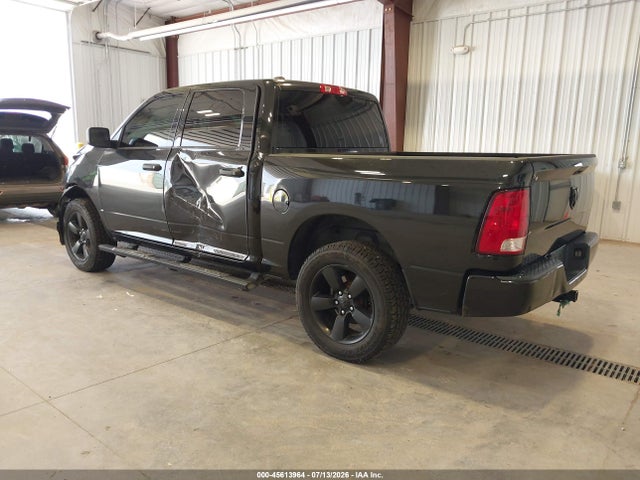 Продаж на аукціоні авто 2018 Ram 1500 Express  4x4 5'7 Box, vin: 1C6RR7KGXJS230996, номер лоту: 45613964
