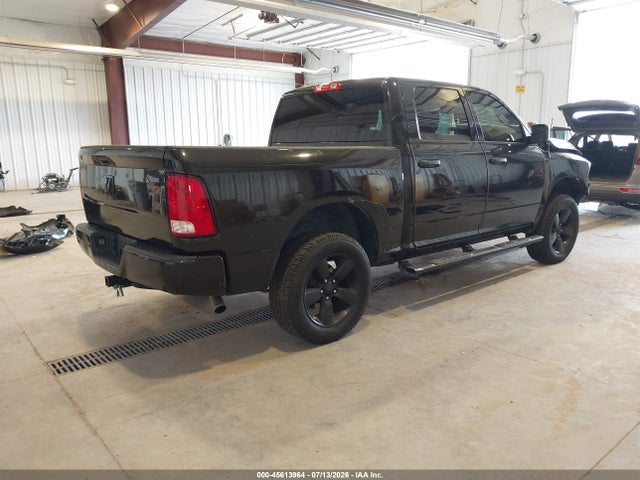 Продаж на аукціоні авто 2018 Ram 1500 Express  4x4 5'7 Box, vin: 1C6RR7KGXJS230996, номер лоту: 45613964