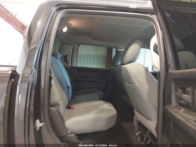 Продаж на аукціоні авто 2018 Ram 1500 Express  4x4 5'7 Box, vin: 1C6RR7KGXJS230996, номер лоту: 45613964