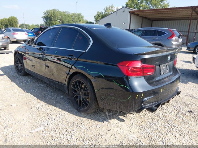 45613970 :رقم المزاد ، WBA8D9G51HNU60065 vin ، 2017 Bmw 330i Xdrive مزاد بيع