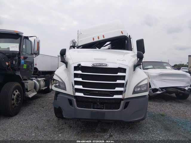 Продажа на аукционе авто 2021 Freightliner New Cascadia 126, vin: 1FUJHHDR5MLMR0761, номер лота: 45614029