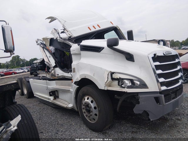 Продажа на аукционе авто 2021 Freightliner New Cascadia 126, vin: 1FUJHHDR5MLMR0761, номер лота: 45614029