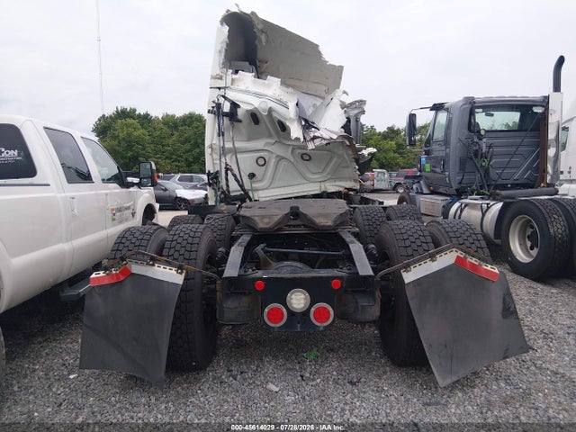 Продажа на аукционе авто 2021 Freightliner New Cascadia 126, vin: 1FUJHHDR5MLMR0761, номер лота: 45614029