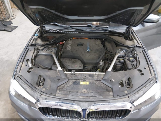 WBAJB1C54KB376913 BMW 530e Xdrive Iperformance