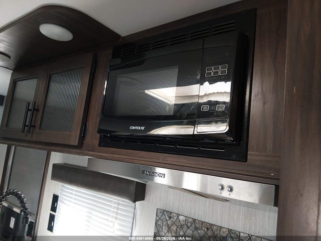 45614065 :رقم المزاد ، 4X4TCKB27LK063517 vin ، 2020 Cherokee Travel Trailer مزاد بيع