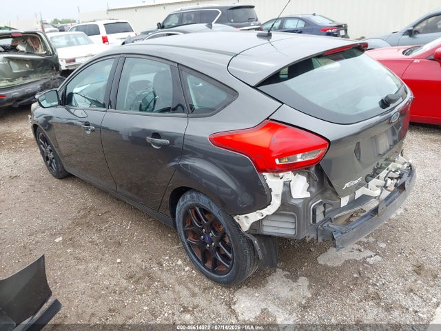 Ford FOCUS SE 2016 1FADP3K21GL311982 Image 3
