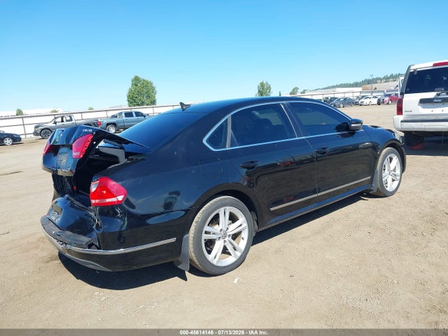 2014 Volkswagen Passat 1.8t Sel Premium მანქანა იყიდება აუქციონზე, vin: 1VWCT7A34EC032989, აუქციონის ნომერი: 45614146