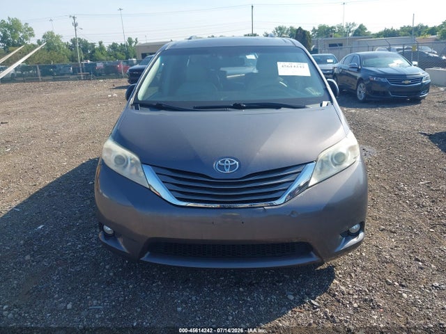 Продаж на аукціоні авто 2011 Toyota Sienna Xle V6, vin: 5TDYK3DC4BS138806, номер лоту: 45614242