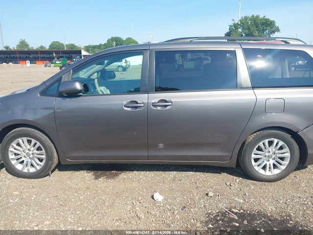 Продаж на аукціоні авто 2011 Toyota Sienna Xle V6, vin: 5TDYK3DC4BS138806, номер лоту: 45614242