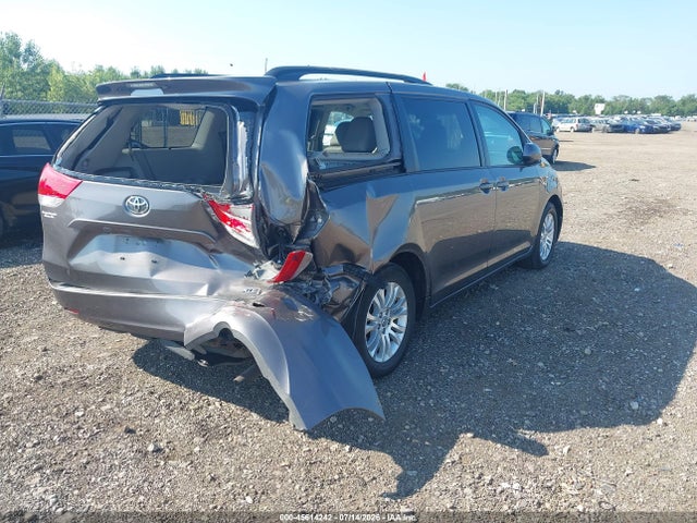 Продаж на аукціоні авто 2011 Toyota Sienna Xle V6, vin: 5TDYK3DC4BS138806, номер лоту: 45614242