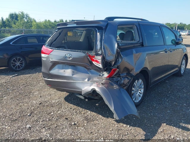 Продаж на аукціоні авто 2011 Toyota Sienna Xle V6, vin: 5TDYK3DC4BS138806, номер лоту: 45614242