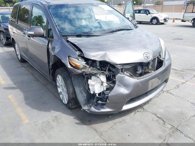 Продажа на аукционе авто 2015 Toyota Sienna Limited Premium 7 Passenger, vin: 5TDDK3DC5FS095808, номер лота: 45614313