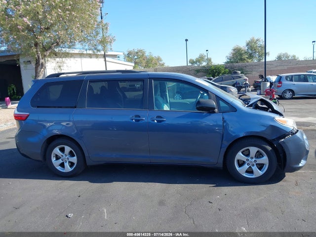 Toyota Sienna Le 8 Passenger 2017 5TDKZ3DC0HS859666 Image 13