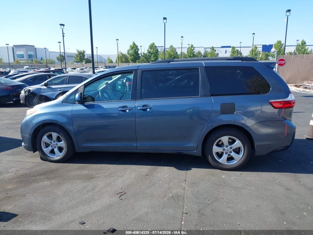 Toyota Sienna Le 8 Passenger 2017 5TDKZ3DC0HS859666 Image 14