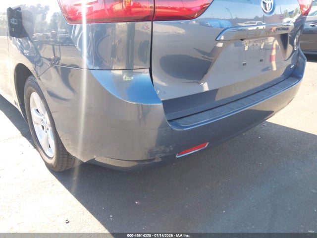 Toyota Sienna Le 8 Passenger 2017 5TDKZ3DC0HS859666 Image 17