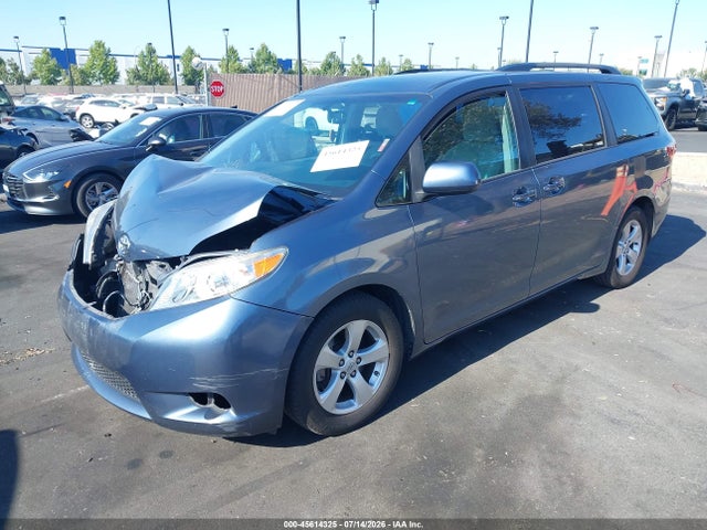 Toyota Sienna Le 8 Passenger 2017 5TDKZ3DC0HS859666 Image 2