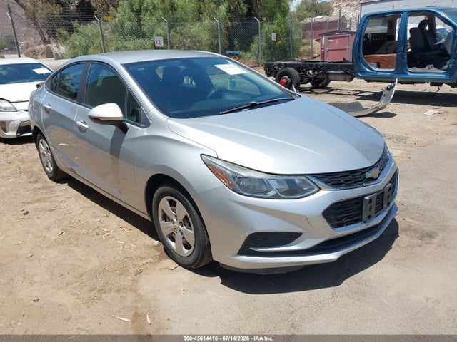 Chevrolet Cruze Ls Auto 2018 1G1BC5SM4J7186690 zdjęcie główne