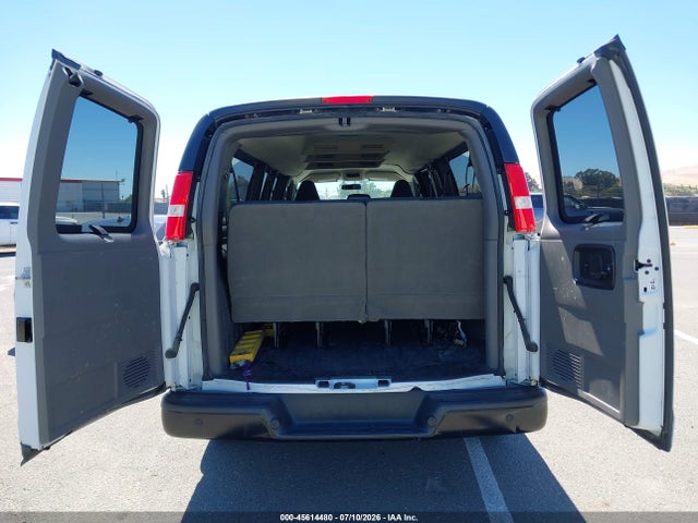 1GAZGNFP2L1253008 Chevrolet Express Passenger Rwd 3500 Extended Wheelbase Ls