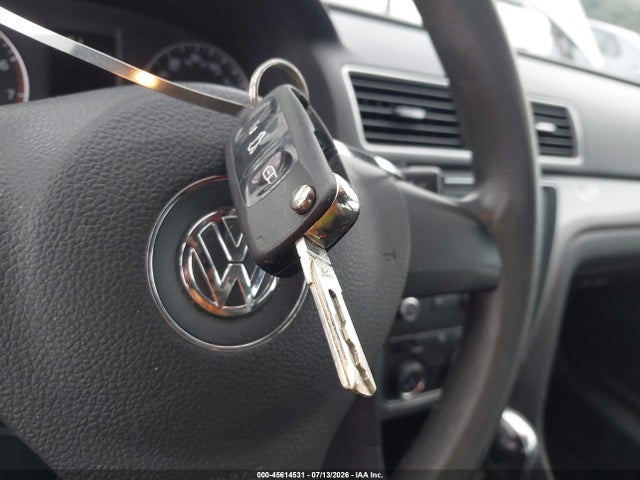 2014 Volkswagen Passat 2.5l S მანქანა იყიდება აუქციონზე, vin: 1VWAP7A32EC026992, აუქციონის ნომერი: 45614531