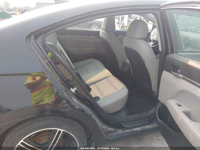 5NPD74LF9HH068560 Hyundai ELANTRA SE