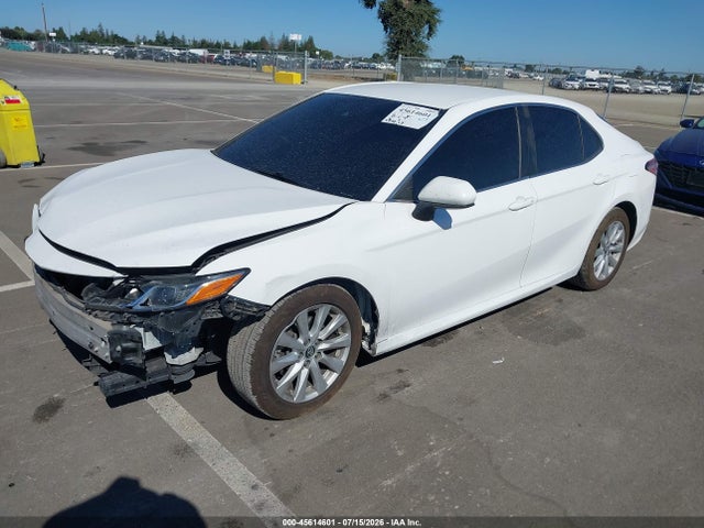 4T1B11HK1JU668767 Toyota CAMRY LE