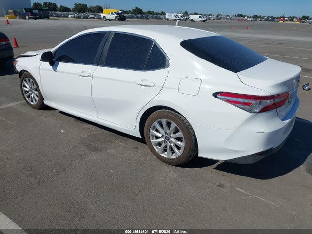 4T1B11HK1JU668767 Toyota CAMRY LE