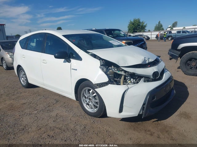 Toyota Prius V Two 2017 JTDZN3EU4HJ063825 главное изображение