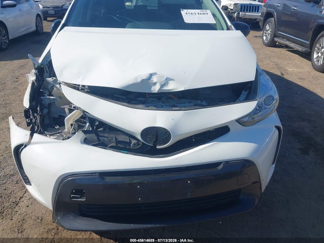 Toyota Prius V Two 2017 JTDZN3EU4HJ063825 Image 12