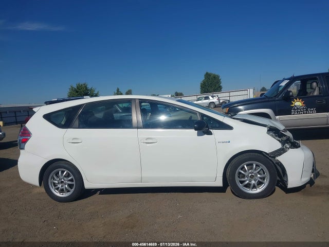 Toyota Prius V Two 2017 JTDZN3EU4HJ063825 Image 13